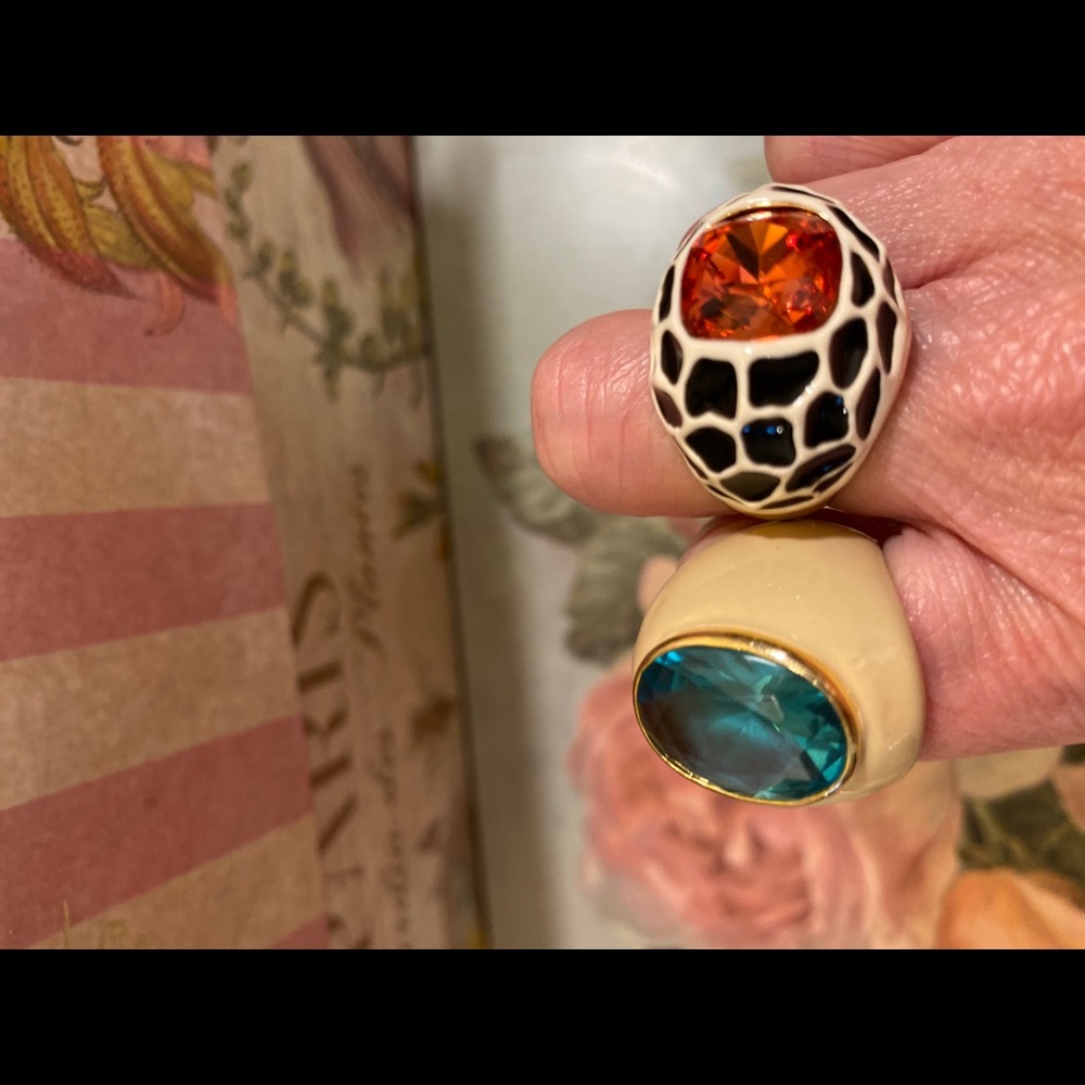Set of 2 Costume Jewel Rings